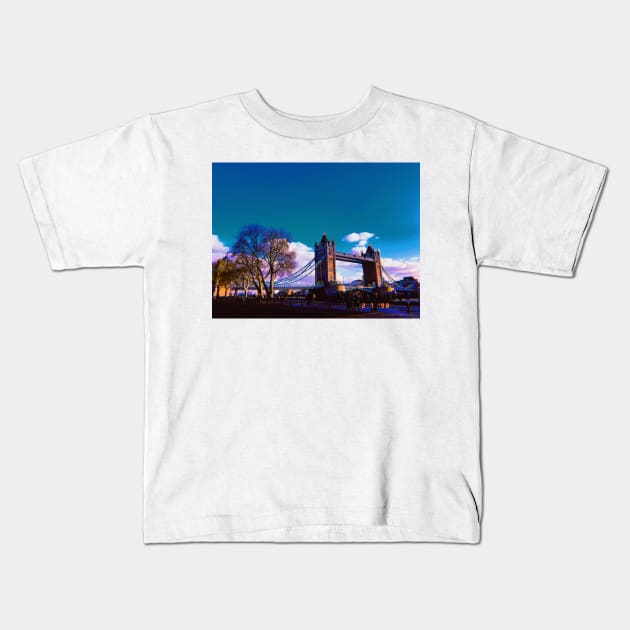 Tower Bridge Kids T-Shirt by lolosenese